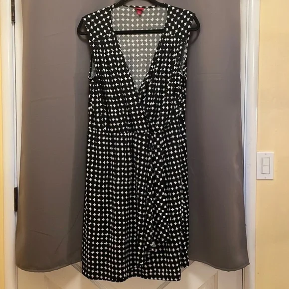black and gray striped dress Collins Striped Maxi Dress in Grey